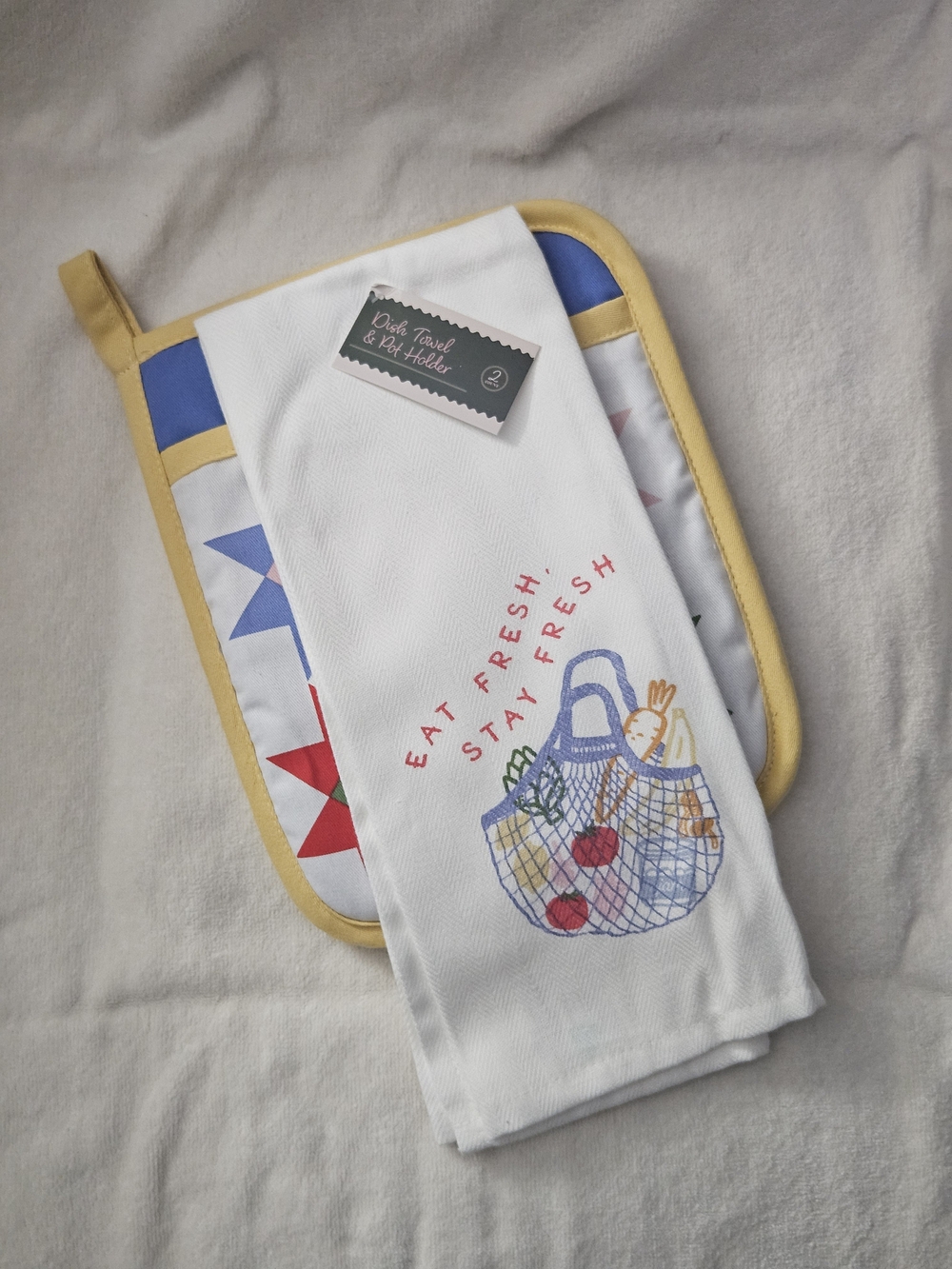 NWT Eat Fresh Stay Fresh Embroidered Dish Towel & Quilted Pot Holder Set